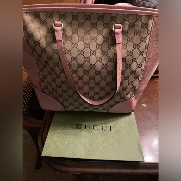 Beautiful Gucci GG Canvas Bree Tote. EUC Pink leather w/Goldtone Hardware. - Picture 1 of 14